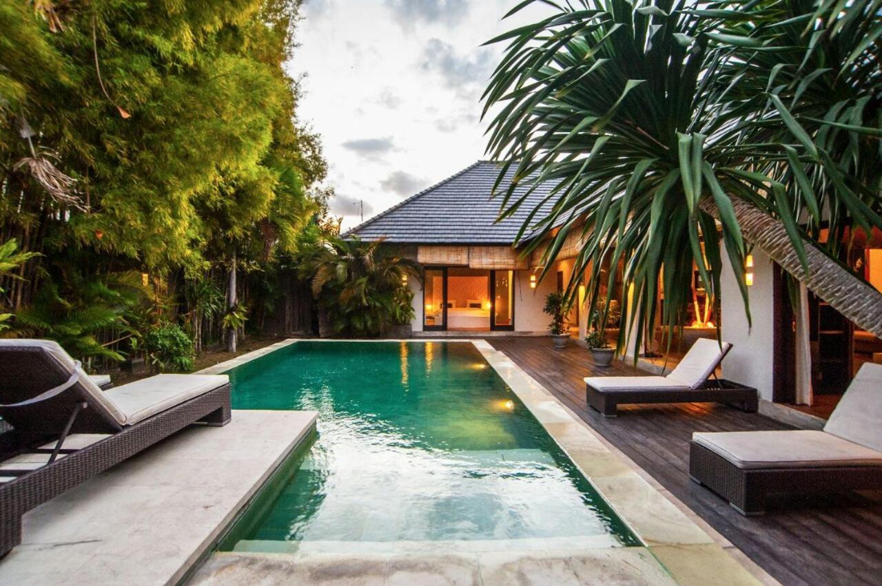 Seminyak Villa Esterno foto